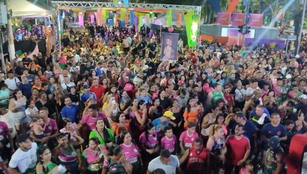 Hidratação nos dias de folia: beber água é a melhor opção para controlar exageros no carnaval